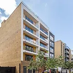 Cosmos Apartments Canary Wharf